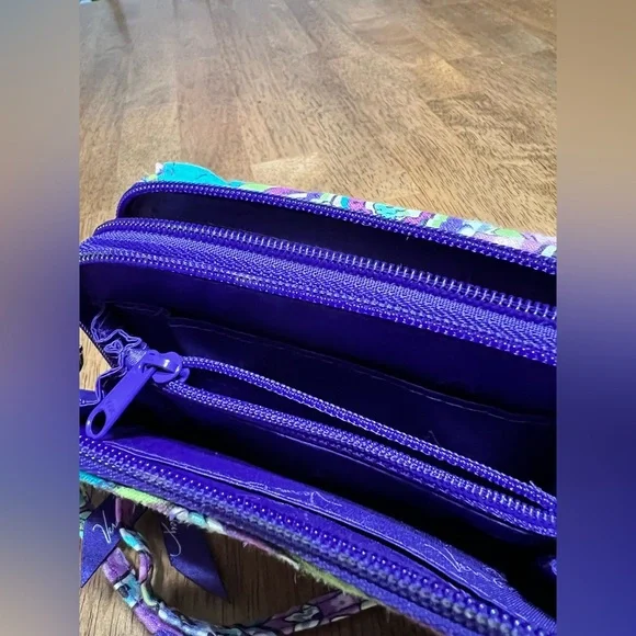 Vera Bradley “Heather” All in One Crossbody Bag (Retired pattern) - Picture 4 of 8